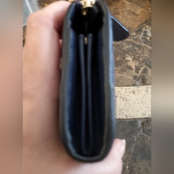 Gucci Hilary Bright Diamante Leather Zip around wallet Navy NWOT - Picture 4 of 9